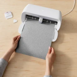 CricutJoyXtra™ SmartIron-On™ mit prismatischem Glitzer (24,1cmx 48,3cm)
